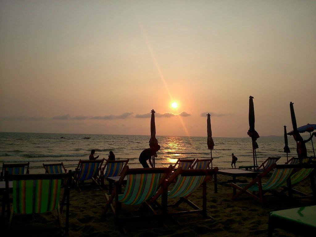 Jomtien Sunset Guesthouse Luaran gambar